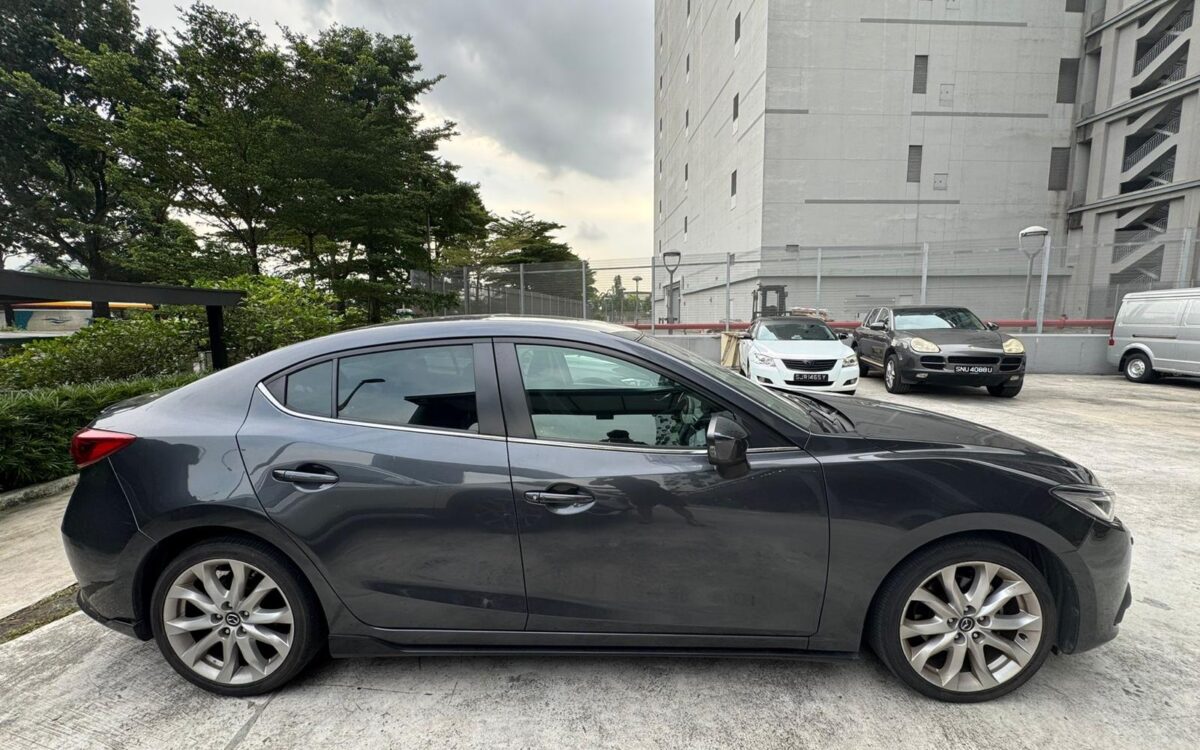 MAZDA 3 2015 (1)