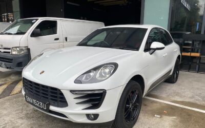 2014/15 Porsche Macan 2.0  AT Panoramic Glass Roof (Very Rare)